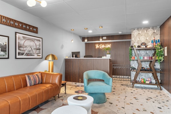 The Retro Hotel - Branson, MO