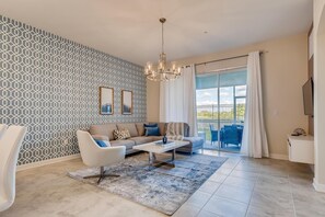 Living area - 547 OC - Golf View 2BR Luxury Townhome (Davenport)