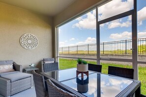 Dining - 547 OC - Golf View 2BR Luxury Townhome (Davenport)