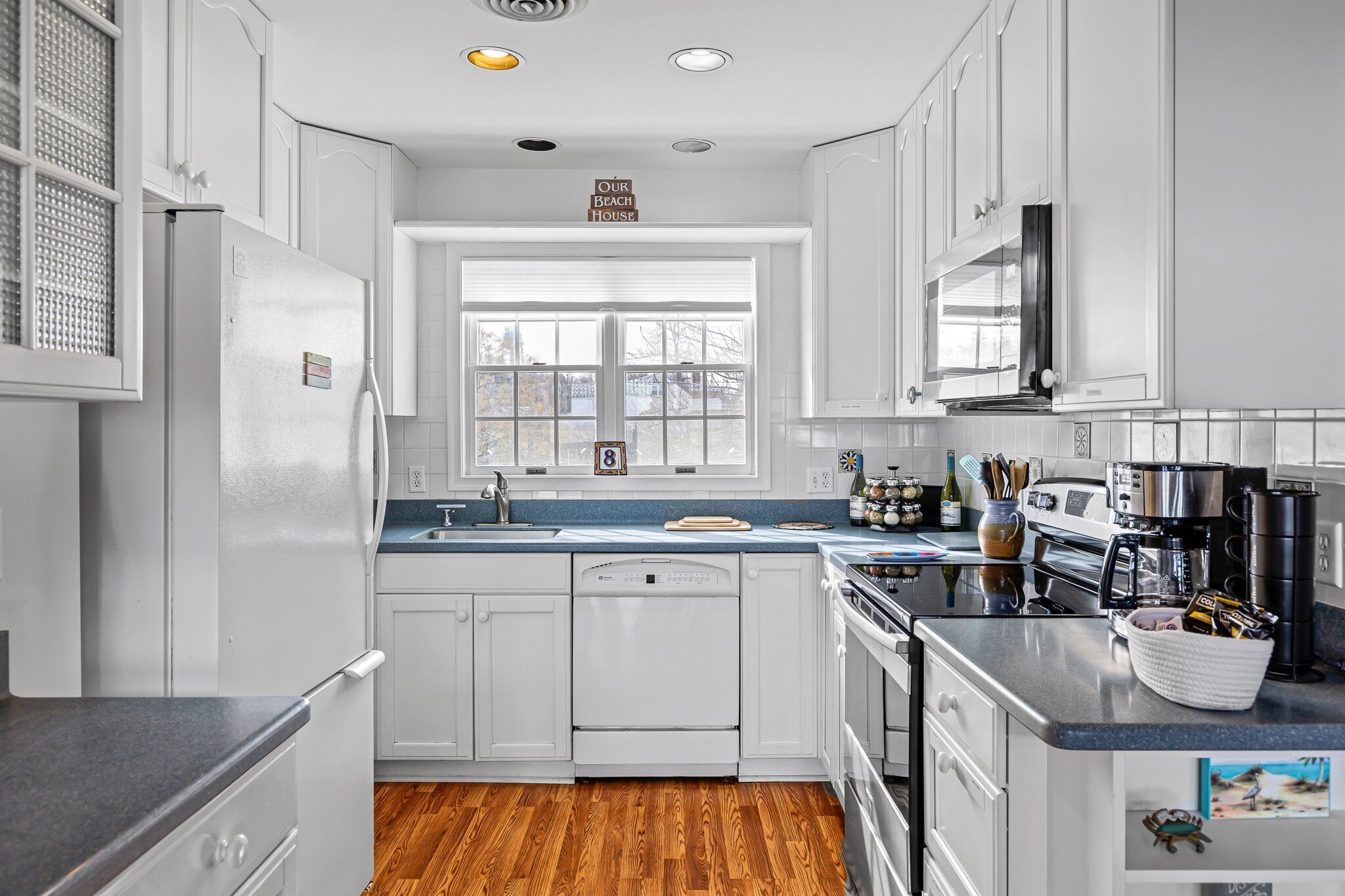 Unobstructed view of the Chesapeake Bay, w/ a beach!