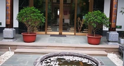 Chunqiu Shuyuan Hotel