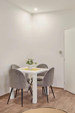 Living area - Helen Homestay Zizkov (Prague)