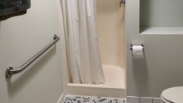 淋浴设施、肥皂、卫生纸