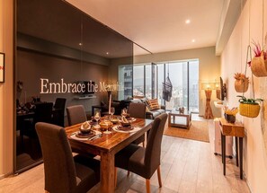 Dining - Magenta by Kukun Summ (Ciudad de México)