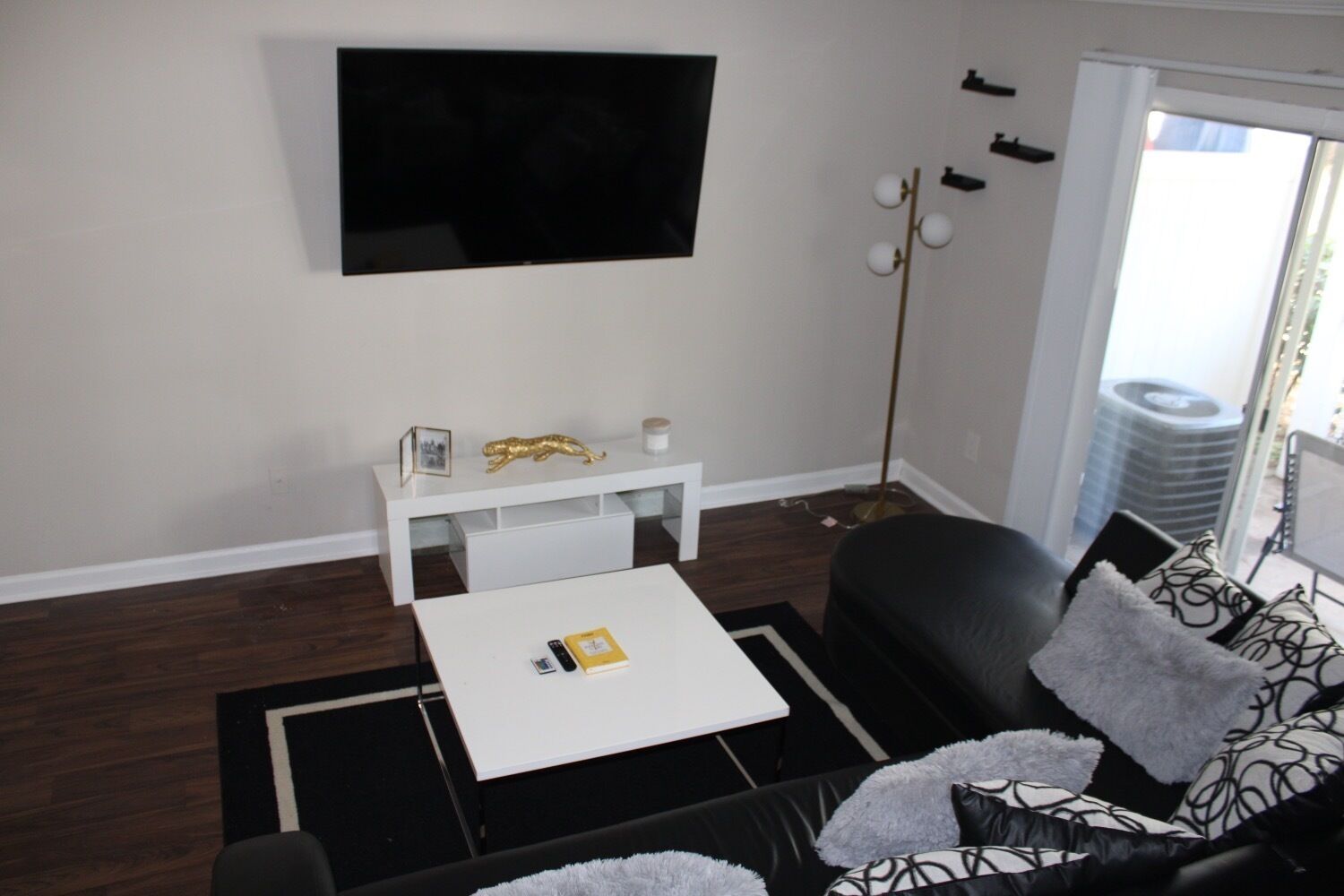 "Serene Scene" 1 Bedroom Townhome-Truist Park