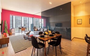 Dining - Magenta by Kukun Summ (Ciudad de México)