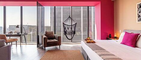 4 habitaciones, escritorio, tabla de planchar con plancha y wifi