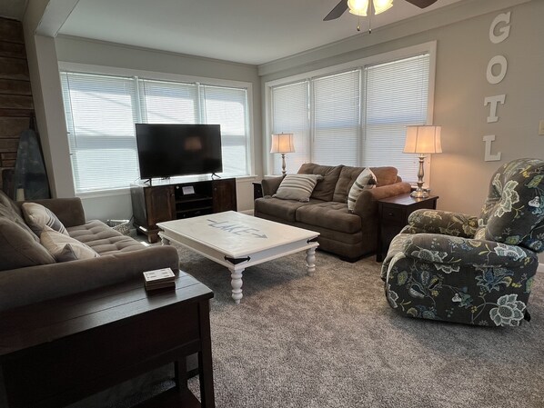 Smart-TV, DVD-Player, Bücher, Videothek