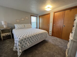 3 Schlafzimmer, Schreibtisch, Bügeleisen/Bügelbrett, kostenloses WLAN