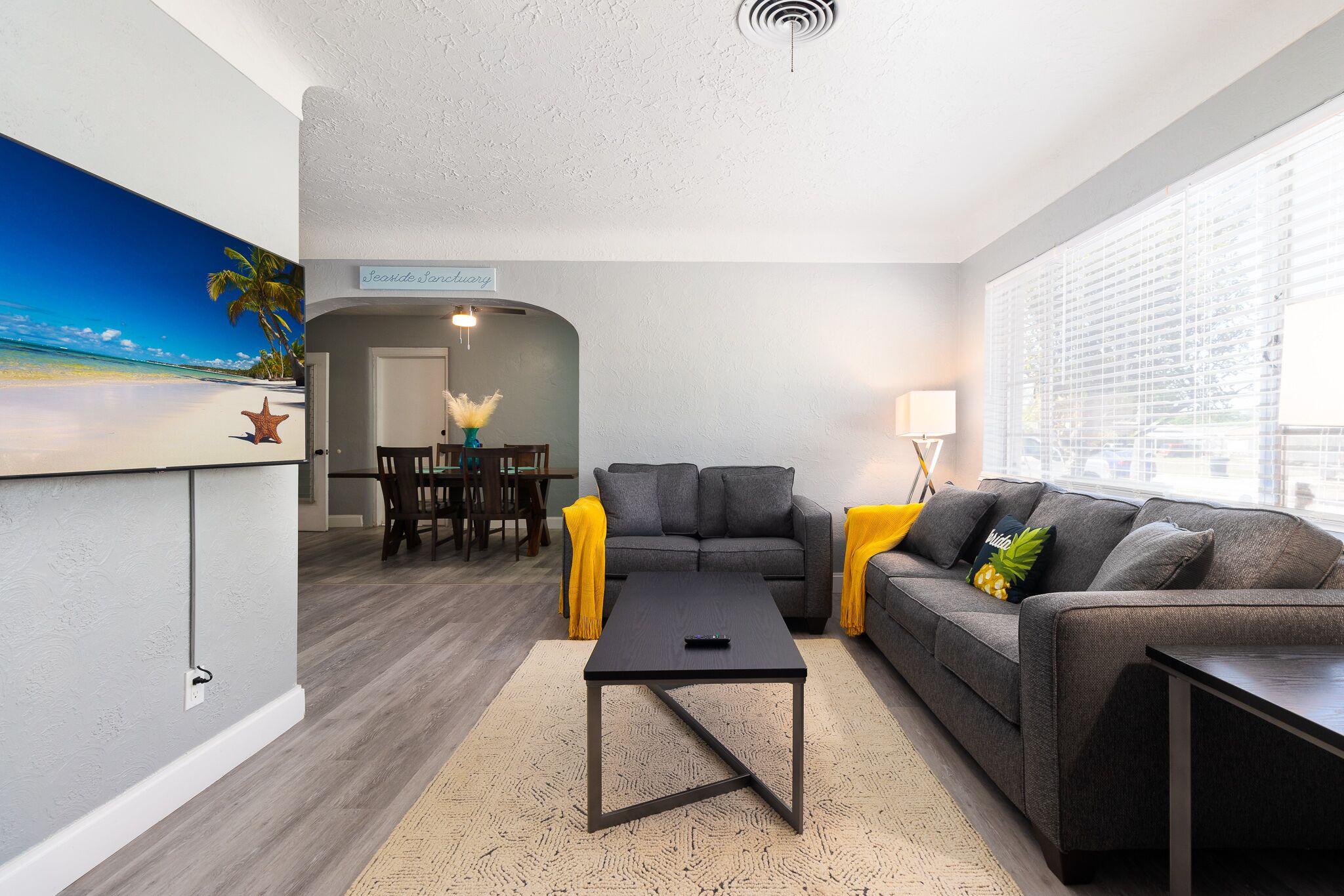 NEW- Seaside Sanctuary - 3 bed/2 bath minutes from the beach and downtown!