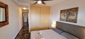 2 chambres, fer et planche à repasser, lit parapluie, Wi-Fi