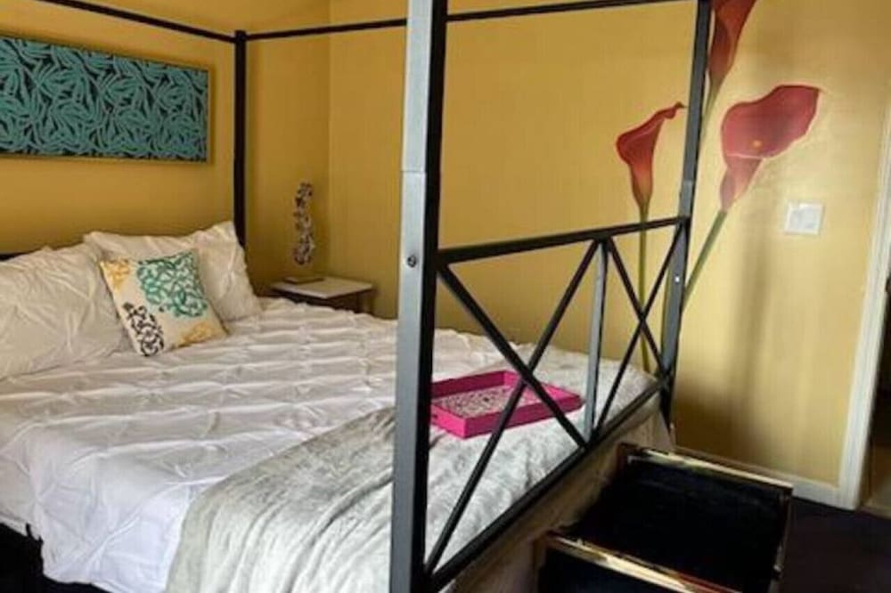 Escape to a Blissful Townhouse of Vibrant Colors