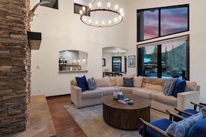 Smart TV y chimenea