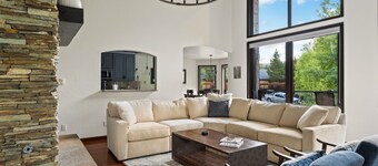 Vail Butler | Spacious East Vail Getaway - Hot Tub, close to ski Vail, hike, bike