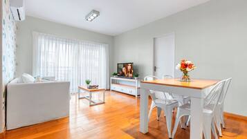Standard Apartment | Dining room