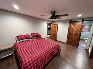 3 bedrooms, travel crib, bed sheets