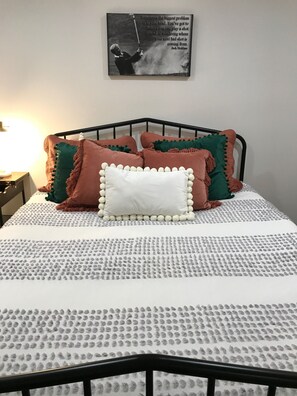 2 bedrooms, free WiFi, bed sheets