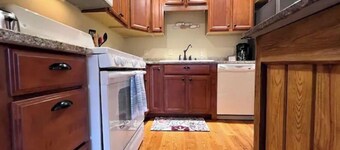 Cozy Cottage - Lake Front - GA Coldwater Retreat