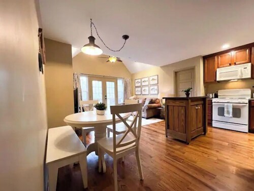 Cozy Cottage - Lake Front - GA Coldwater Retreat