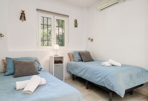3 bedrooms, iron/ironing board, free WiFi, bed sheets - Casa Calabaza (La Herradura)