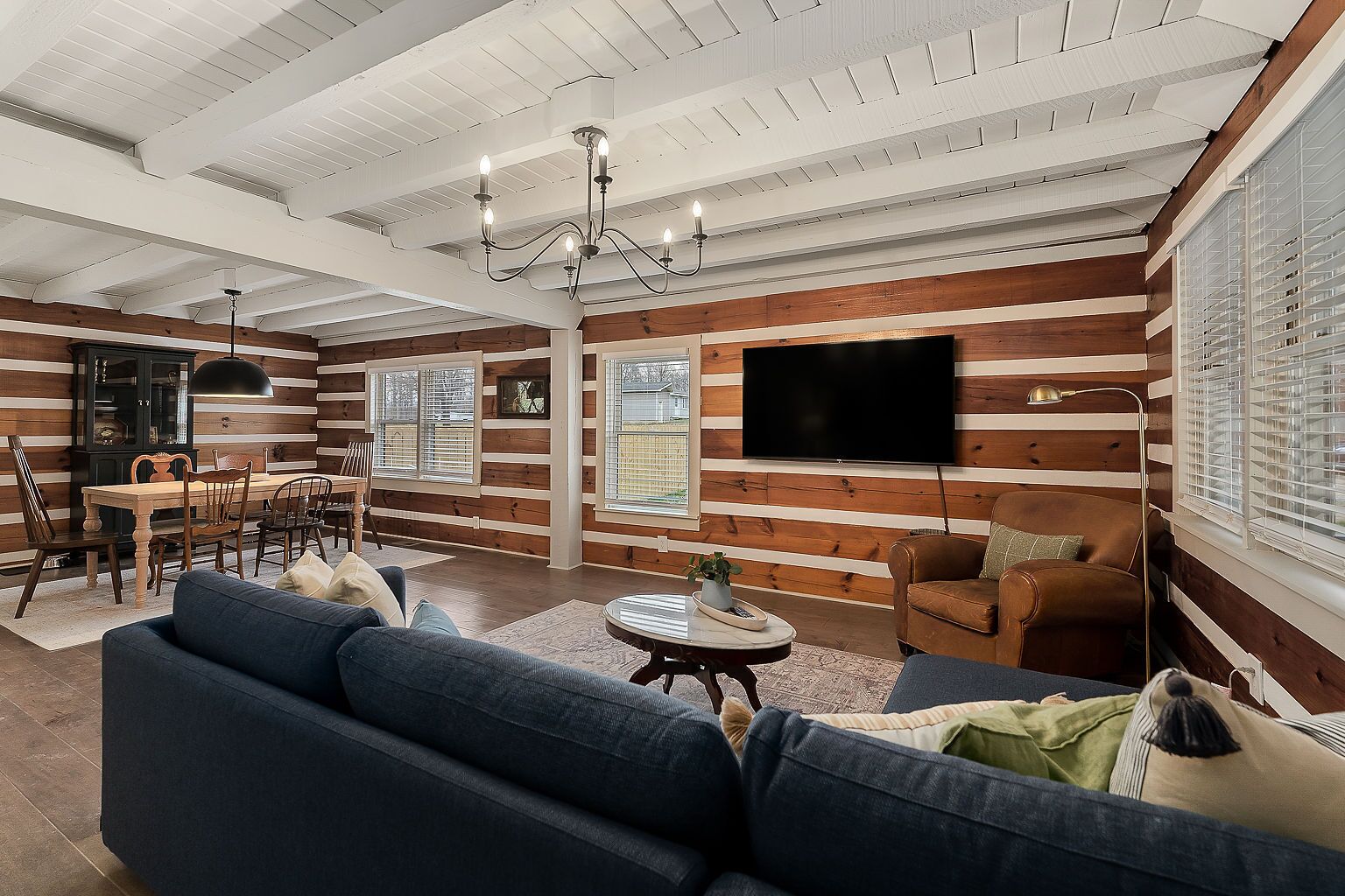 Welcoming Retreat w/ Fire Pit and Pizza Oven. Kid and Pet Friendly.