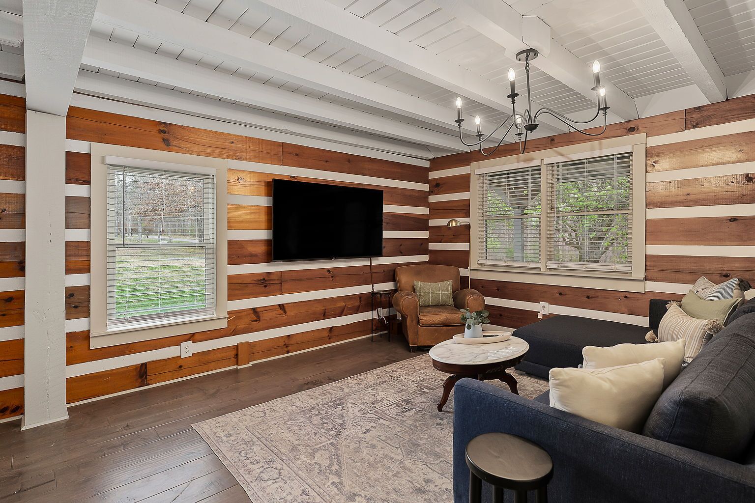 Welcoming Retreat w/ Fire Pit and Pizza Oven. Kid and Pet Friendly.