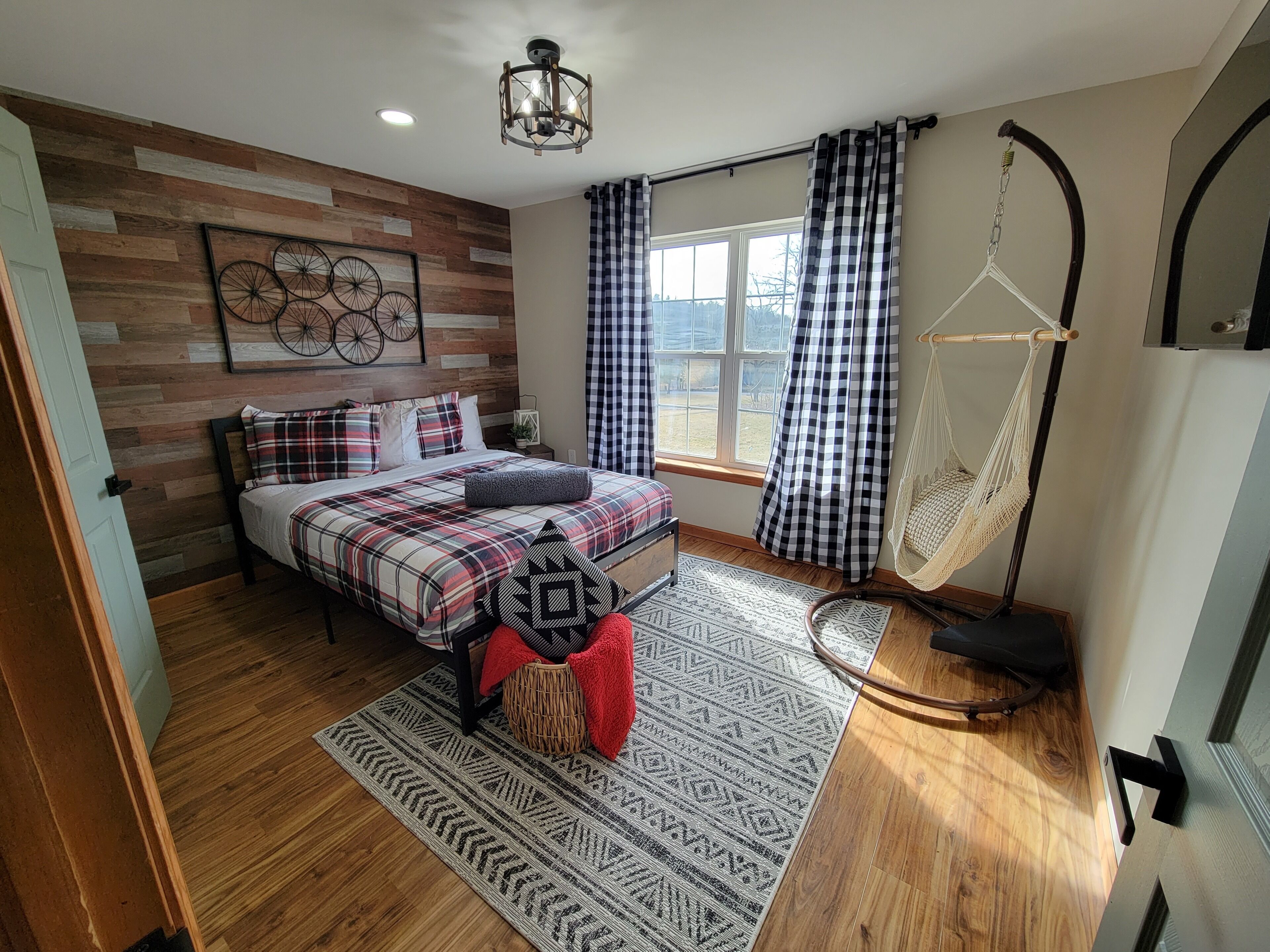 Poconos Getaway - Winery Nearby - No Cleaning Fee