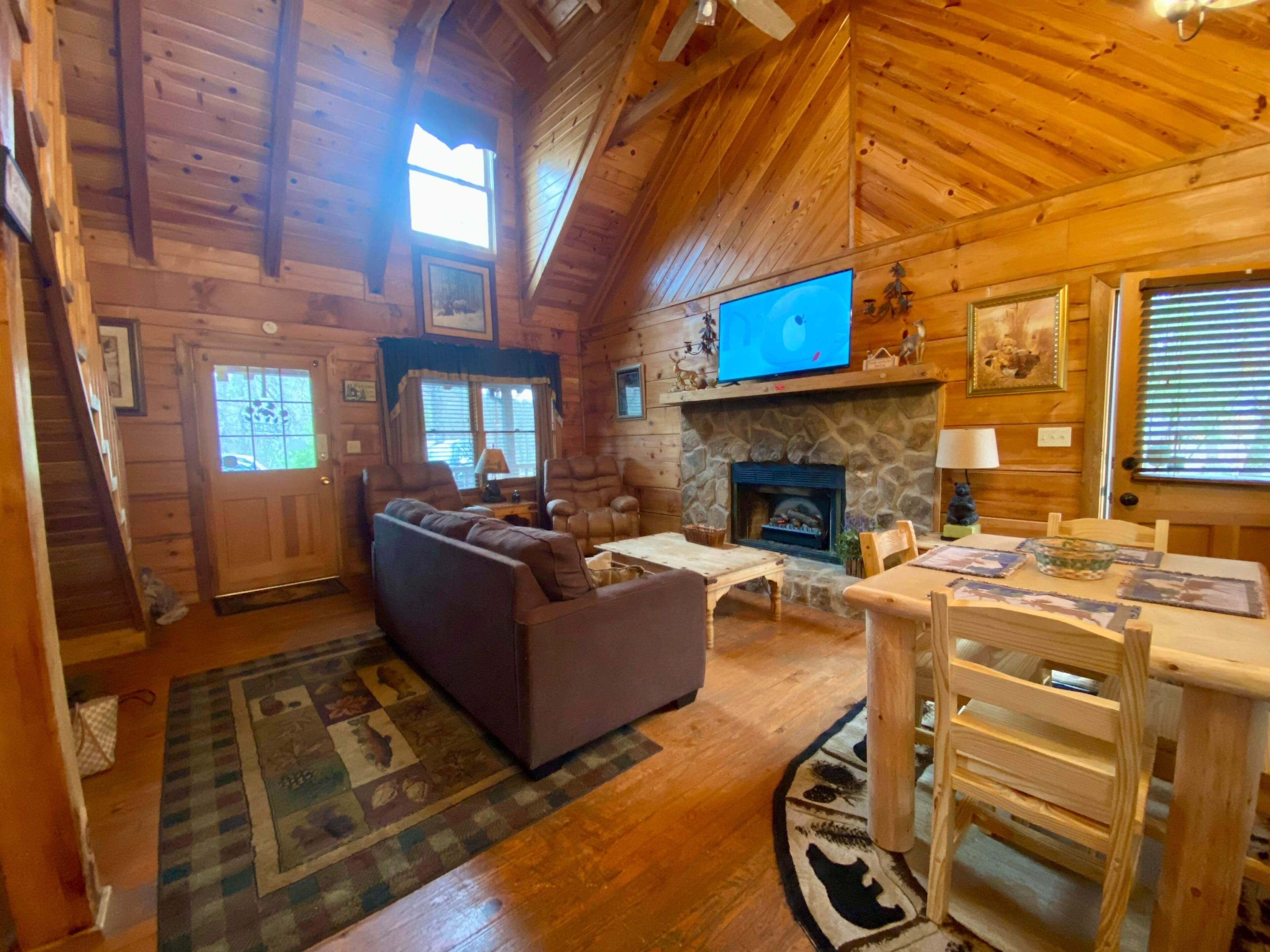 WALK TO 3 FISHING PONDS!!!