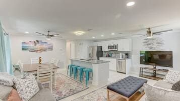 TV, bøker og kontorer