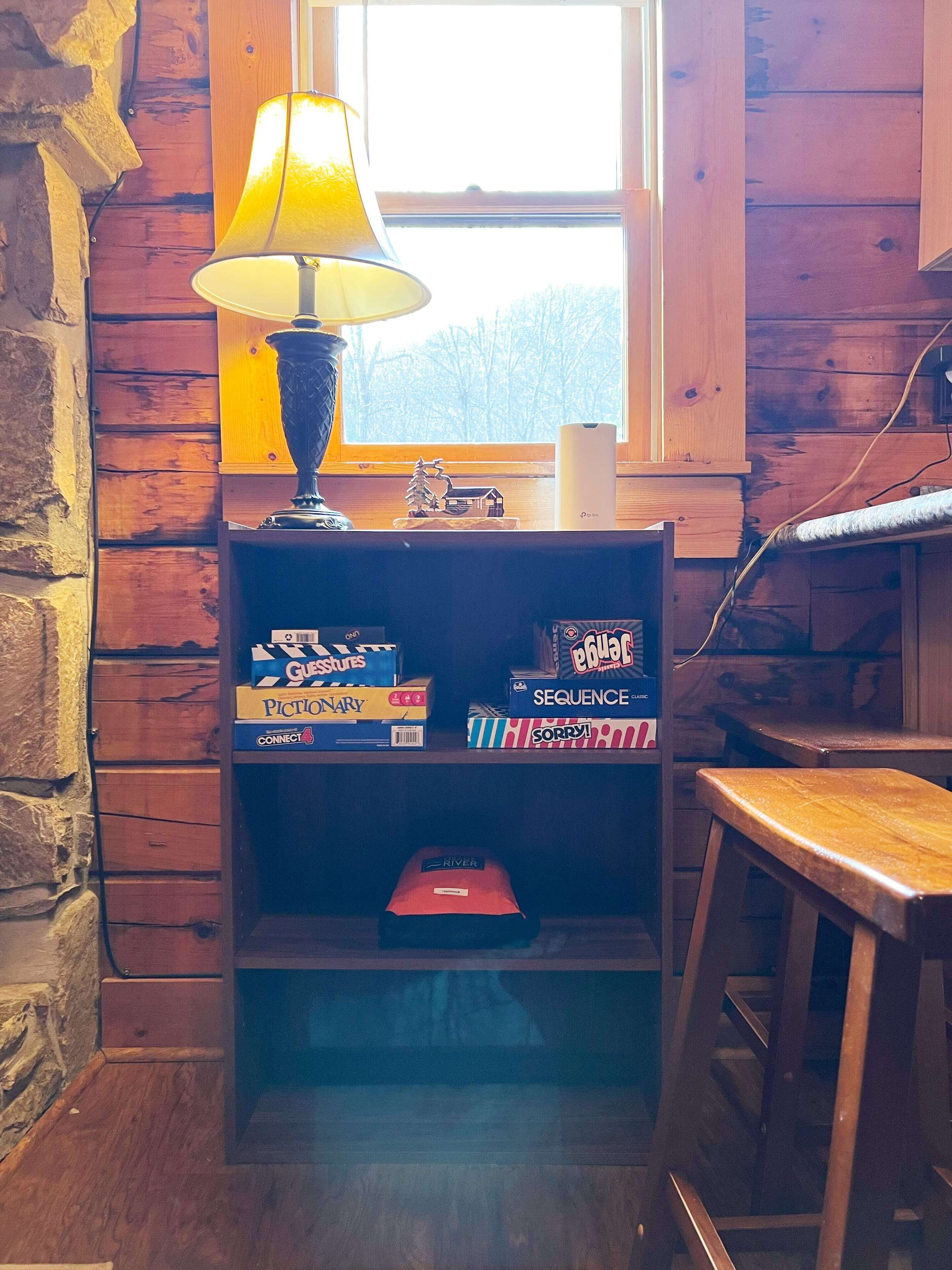 PERFECT LOCATION - Porch, fire pit, dog friendly