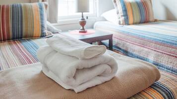 2 makuuhuonetta, silitysrauta/-lauta, ilmainen Wi-Fi, vuodevaatteet