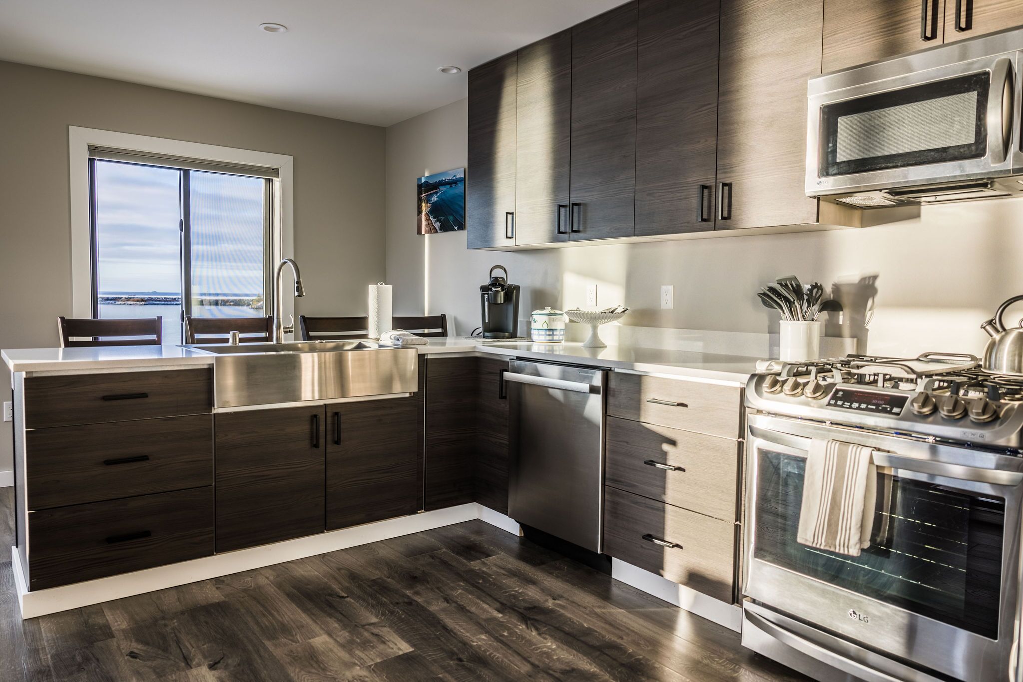 New Condo, Close to Downtown.