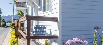 Cottages on Monastery – A Downtown Sitka Retreat