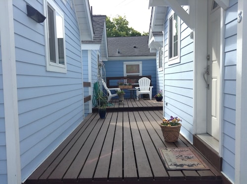 Cottages on Monastery – A Downtown Sitka Retreat