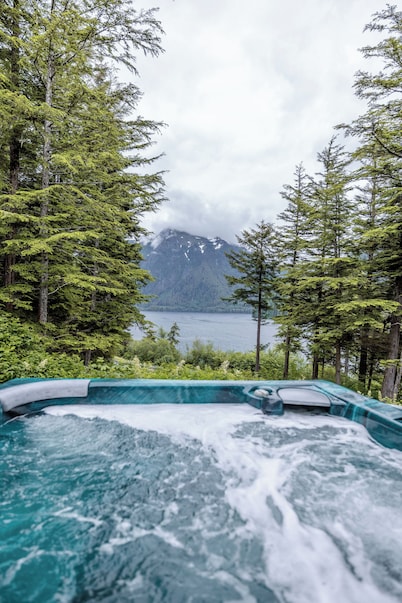 Golden Alaska Lodge - Rustic Cabin Rental in Sitka