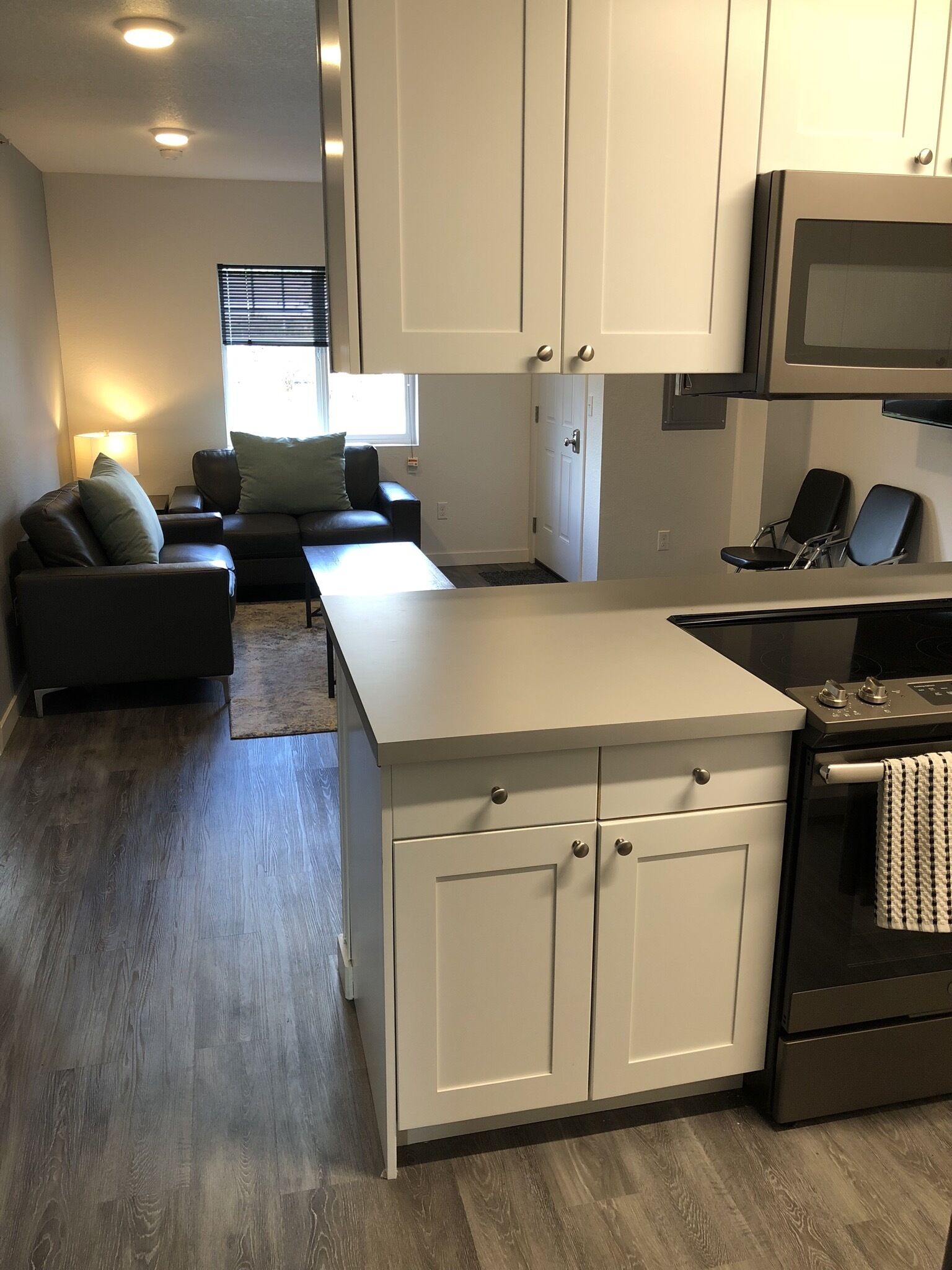 Beautiful Three Bedroom, Two Bath with Mountain Views