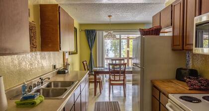 SeaGypsy Escape: 3 BR, 1 BA Apartment in Sitka, Sleeps 5
