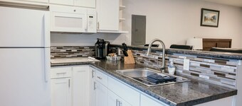 Vance Towers B: 1  BR, 1  BA Condominium in Sitka, Sleeps 2