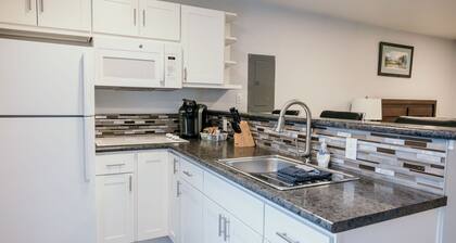 Vance Towers C: 1 BR, 1 BA Condominium in Sitka, Sleeps 2
