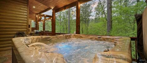 Tina de hidromasaje al aire libre