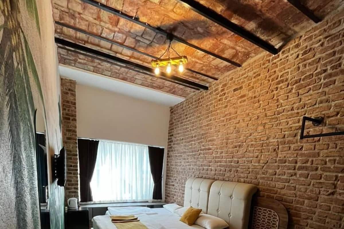 Standard-Dreibettzimmer | Bügeleisen/Bügelbrett, kostenloses WLAN, Bettwäsche