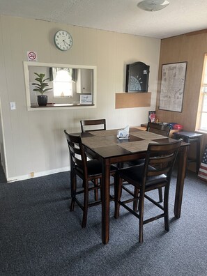 Dining - Remote Bay View Home near tranquil Carancahua Bay (Port Lavaca)