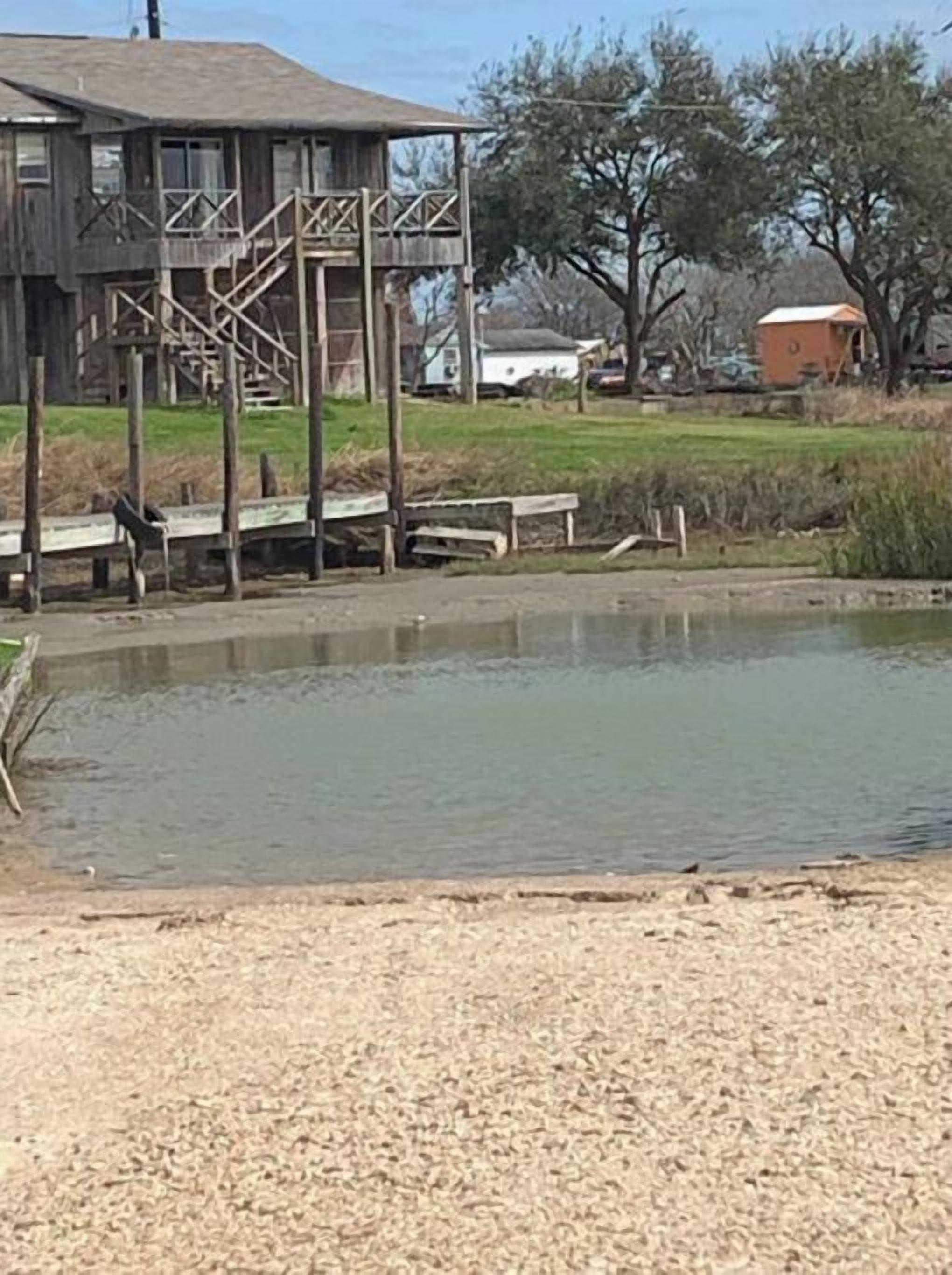 Beach nearby, beach towels