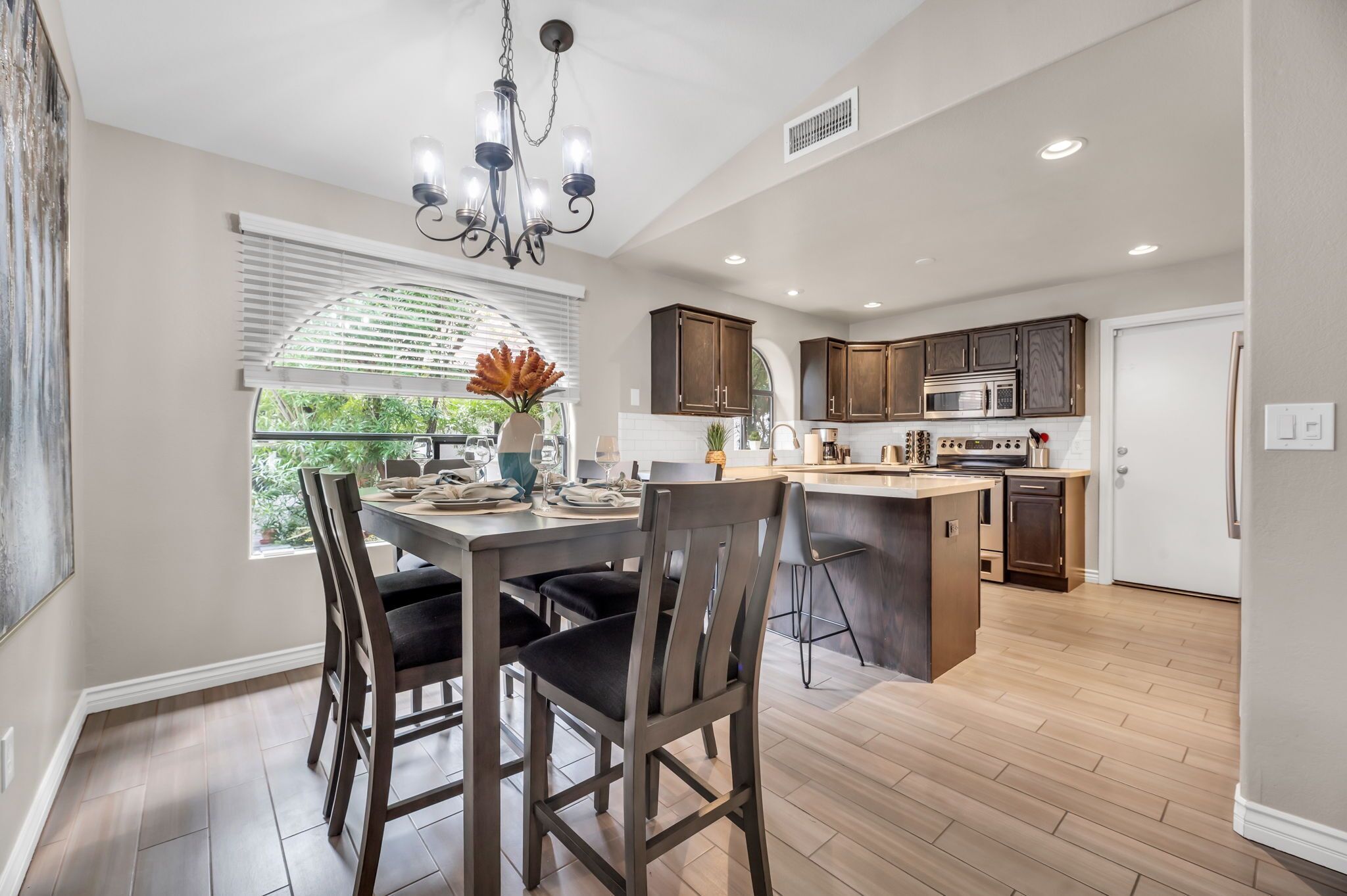 Luxe Kierland Gem-Pool-BBQ-King Bed-Pet Friendly