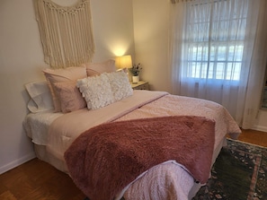 3 bedrooms, free WiFi, bed sheets