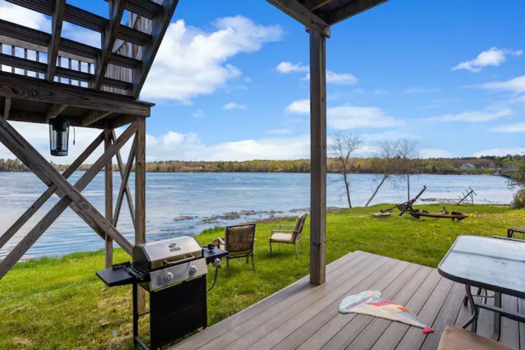 Waterfront -Taunton Bay Galley APT