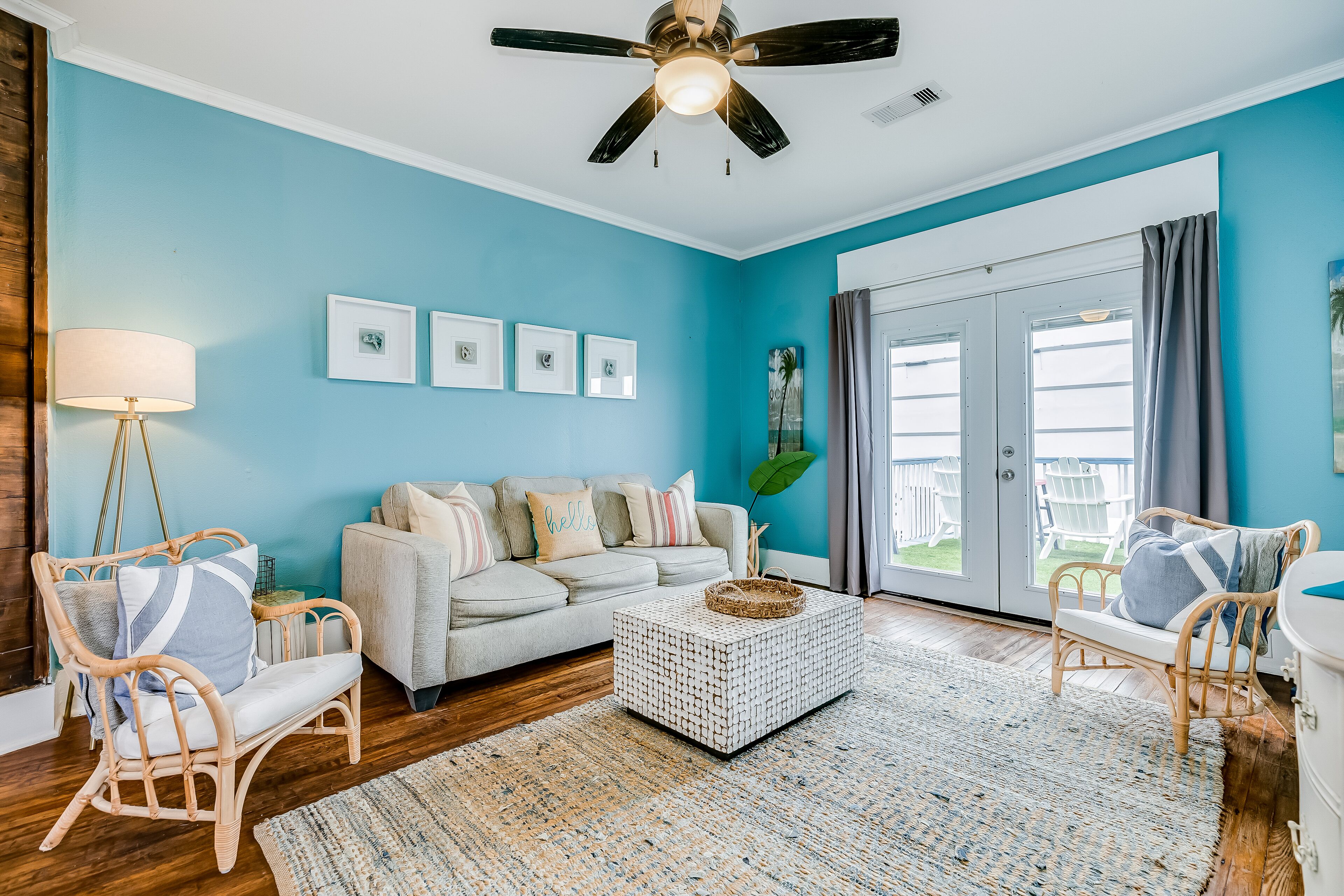 Gulf-view perch with WiFi, private deck, central AC, shared grill, yard, & w/d