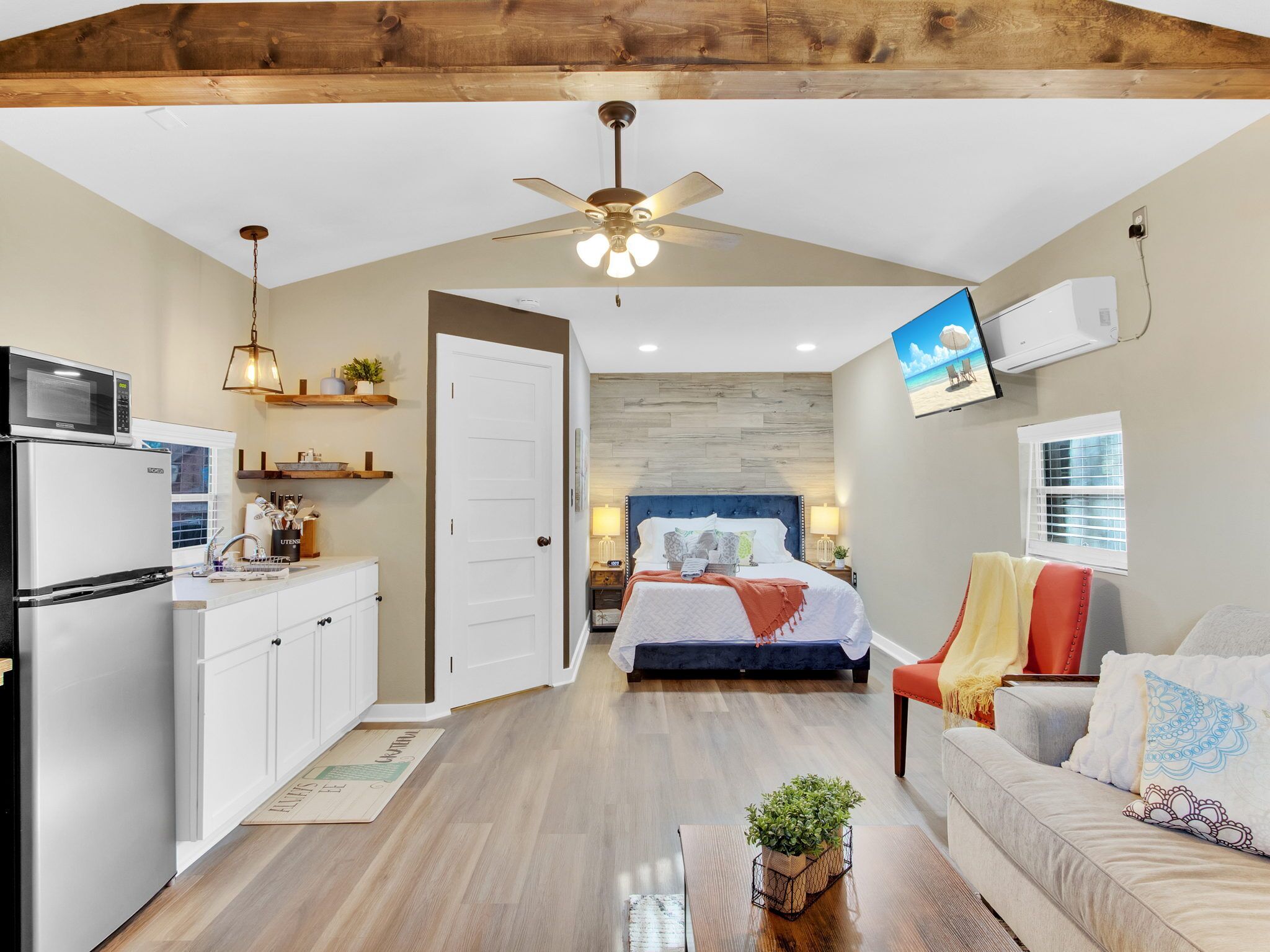 2 separate Living Quarters-close to Stadium, Texas State and Floating the River