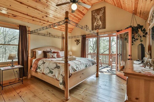 Deer Run by Mountain Oasis | Dog-Friendly Cabin in Coosawattee River Resort