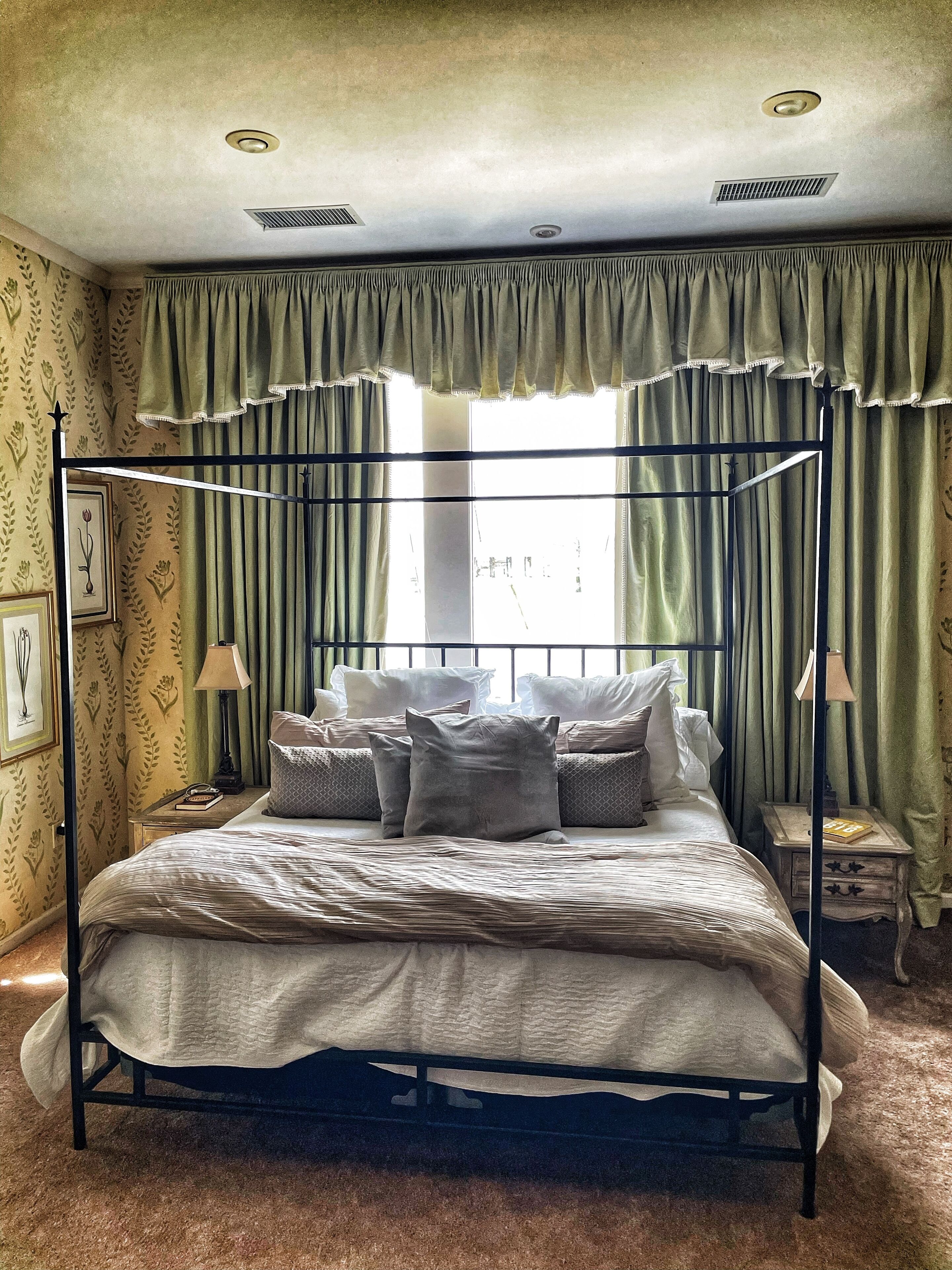 🌙Goodnight Moon resting on the banks of Moon Lake near Clarksdale MS & Helena AR